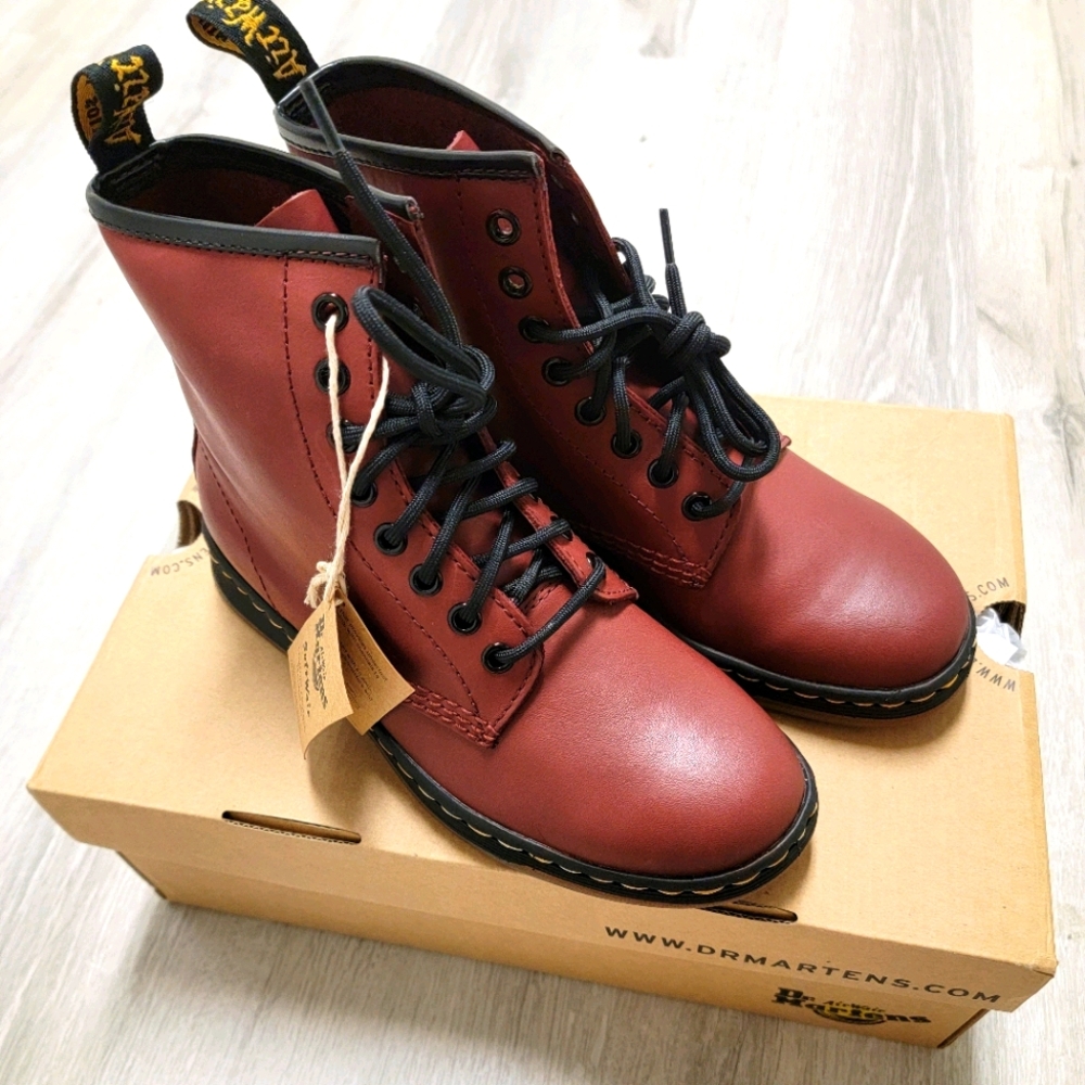 Dr. Martens Cherry Red NEWTON